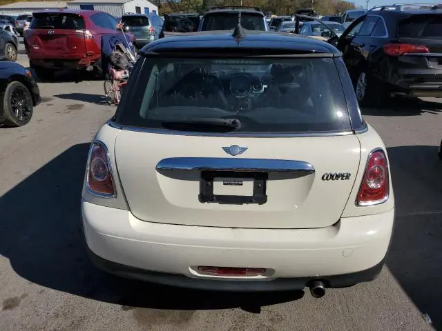 2011 MINI COOPER 