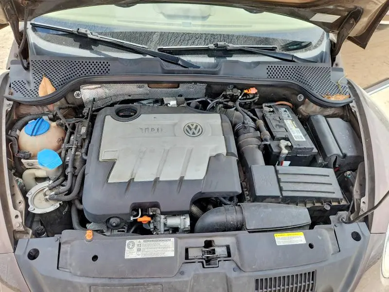 2013 VOLKSWAGEN BEETLE   