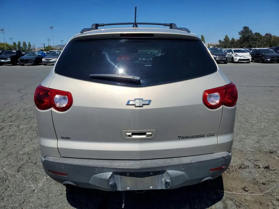 2010 CHEVROLET TRAVERSE LTZ  