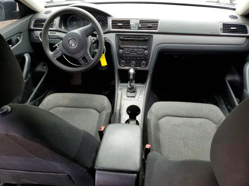 2013 VOLKSWAGEN PASSAT S  