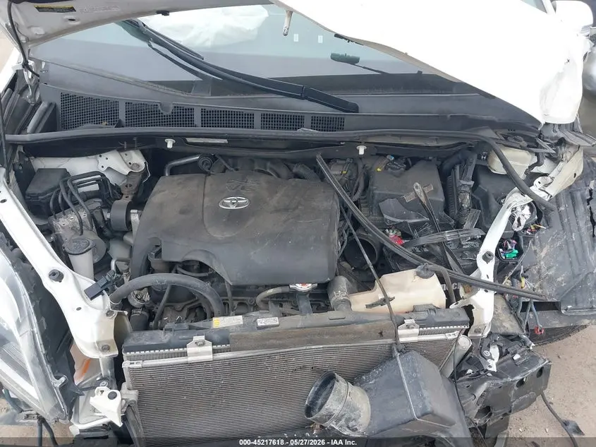 2017 TOYOTA SIENNA LIMITED PREMIUM 7 PASSENGER