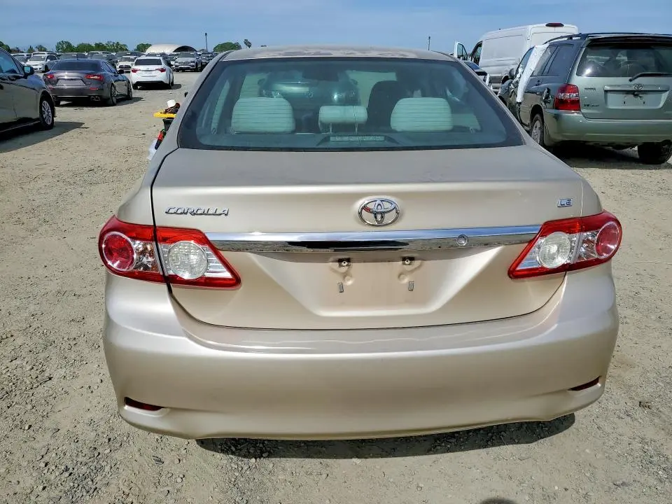 2013 TOYOTA COROLLA LE  