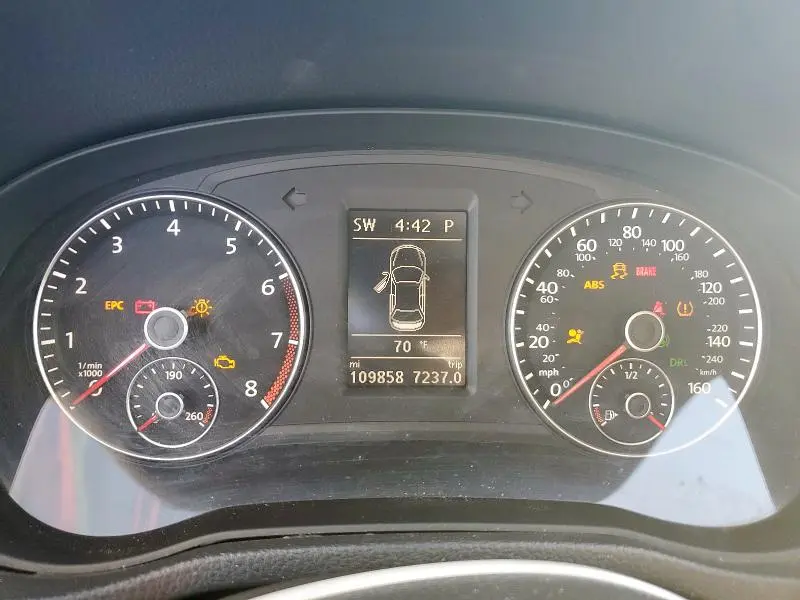 2013 VOLKSWAGEN PASSAT SE  