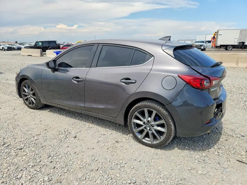 2018 MAZDA 3 TOURING  