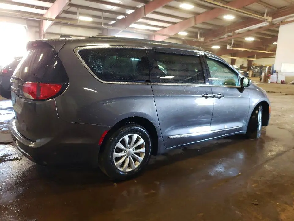 2017 CHRYSLER PACIFICA TOURING L  