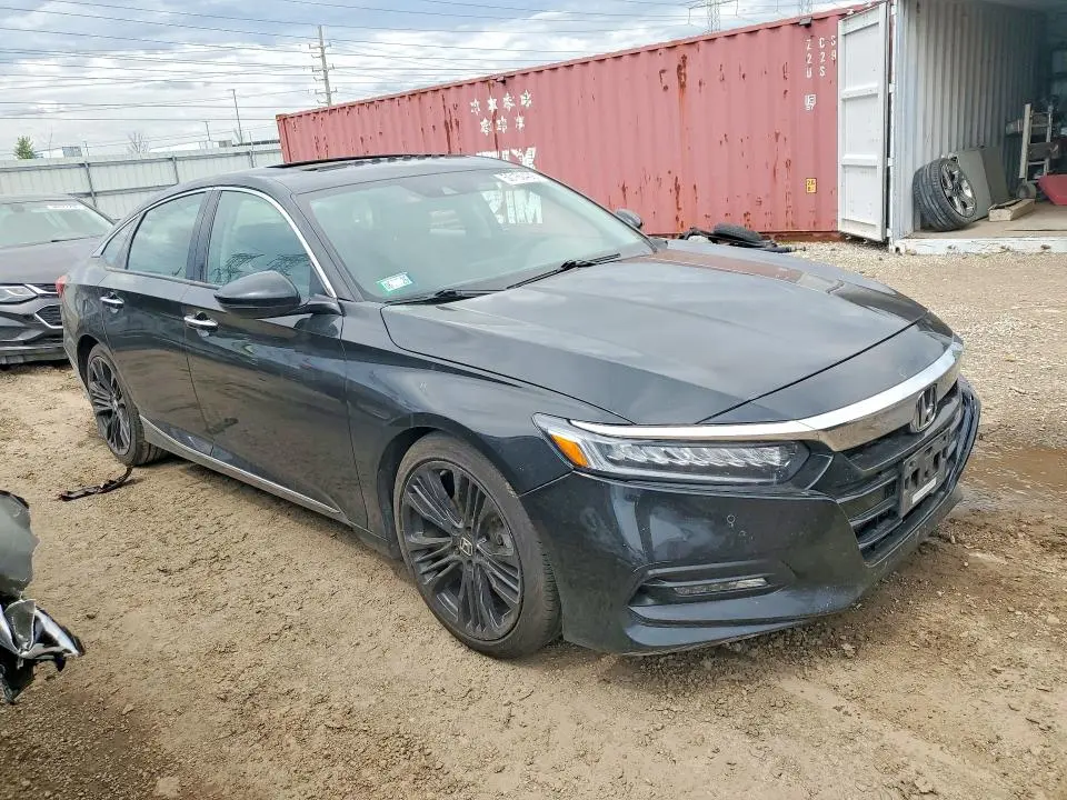 2018 HONDA ACCORD TOURING  