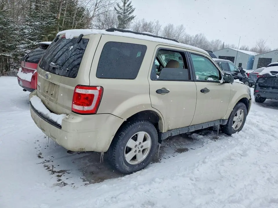 2011 FORD ESCAPE XLT  