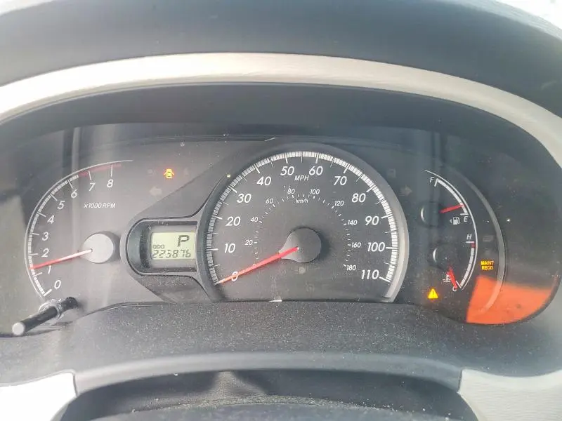 2013 TOYOTA SIENNA LE  
