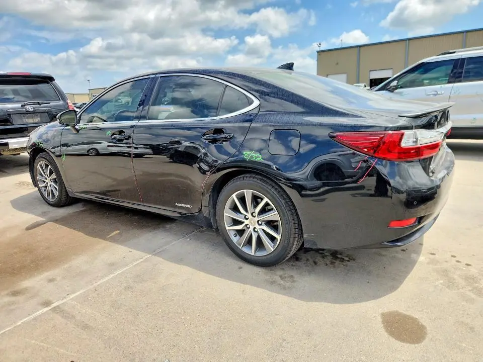 2018 LEXUS ES 300H  