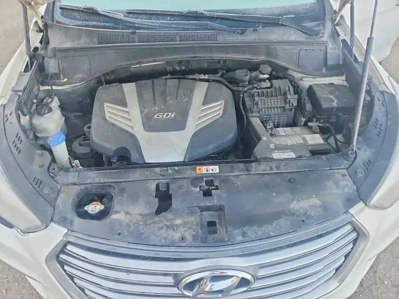 2017 HYUNDAI SANTA FE SE  