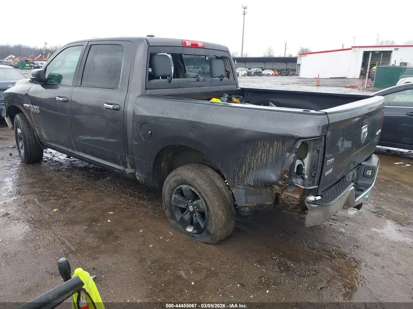 2017 RAM 1500 SLT  4X4 5'7 BOX
