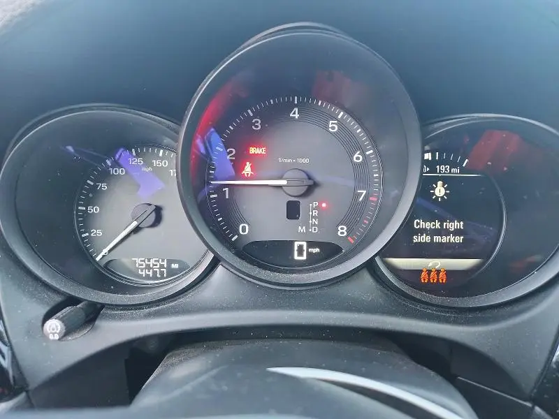 2024 PORSCHE MACAN BASE  
