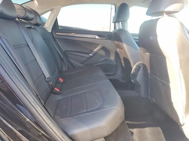 2020 VOLKSWAGEN PASSAT R-LINE  