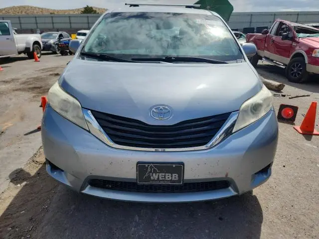 2013 TOYOTA SIENNA LE  