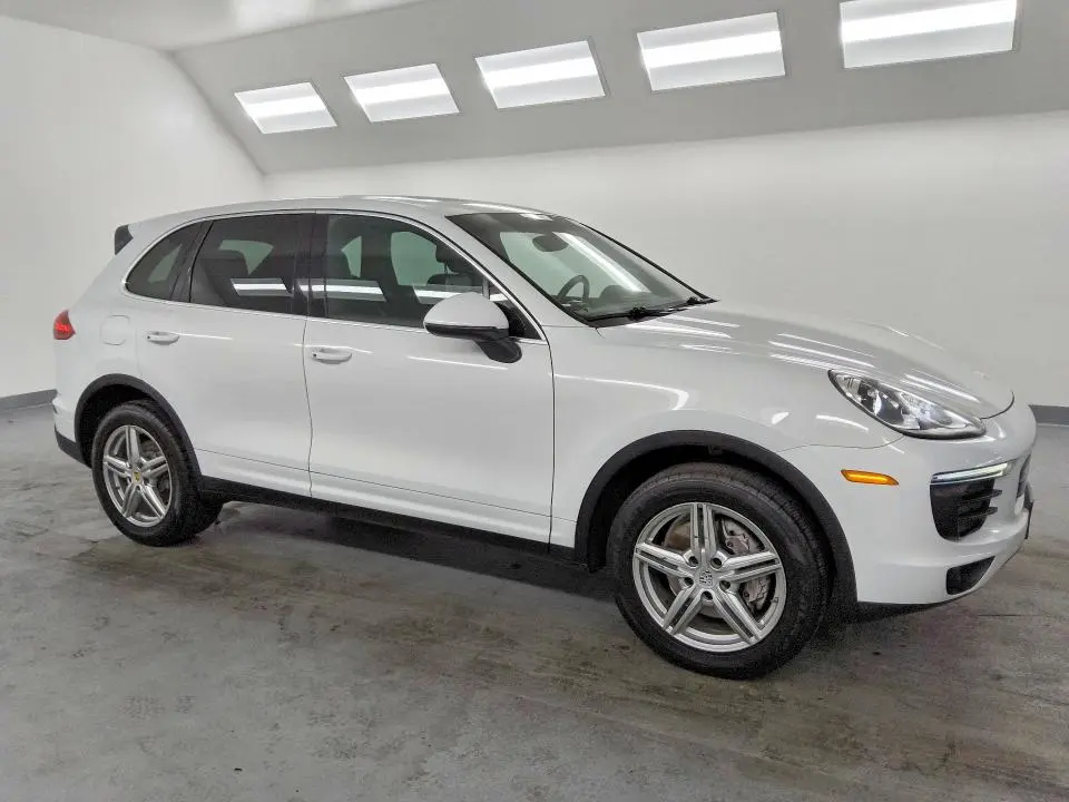 2016 PORSCHE CAYENNE   