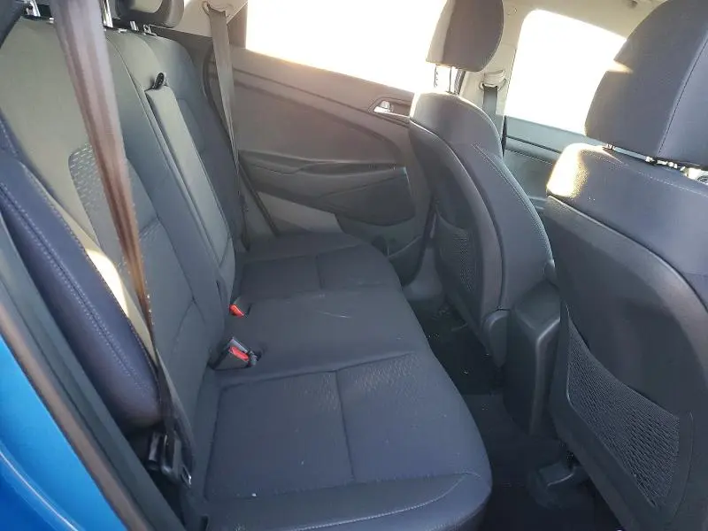 2021 HYUNDAI TUCSON SE  