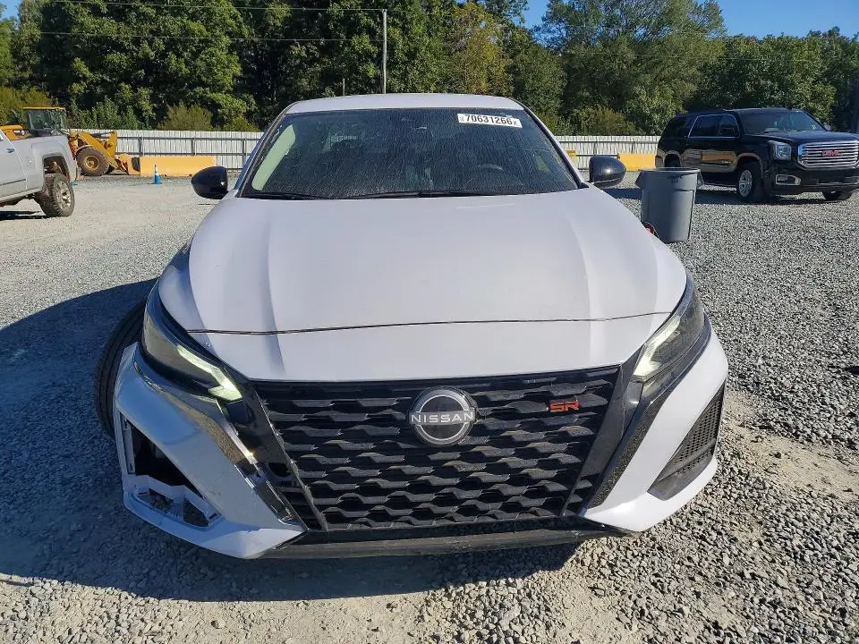 2024 NISSAN ALTIMA SR  
