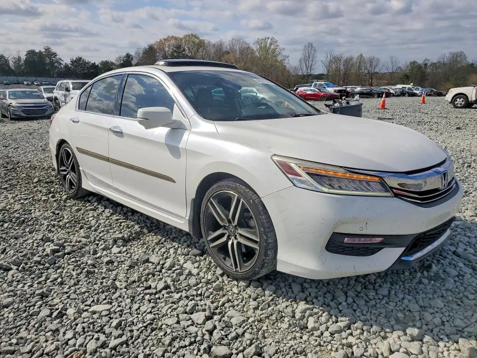 2017 HONDA ACCORD TOURING  