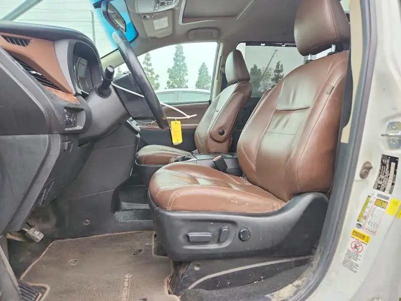 2017 TOYOTA SIENNA LIMITED 7-PASSENGER  