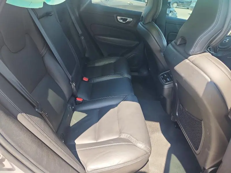 2022 VOLVO XC60 B6 INSCRIPTION  