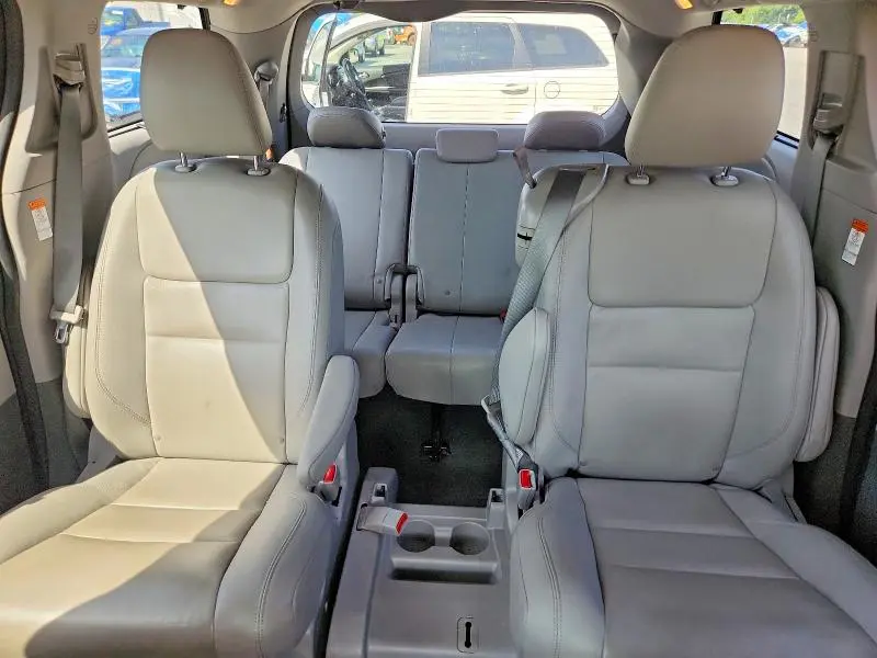 2020 TOYOTA SIENNA XLE 8-PASSENGER  