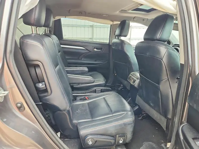 2018 TOYOTA HIGHLANDER XLE  