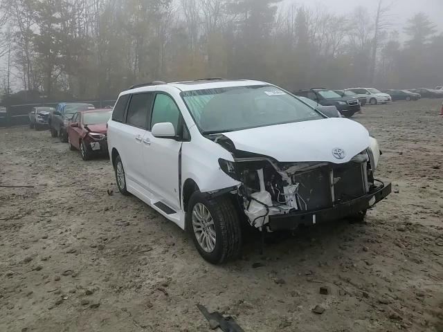 2012 TOYOTA SIENNA XLE