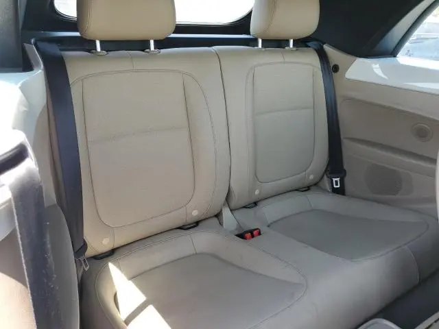 2017 VOLKSWAGEN BEETLE S/SE  