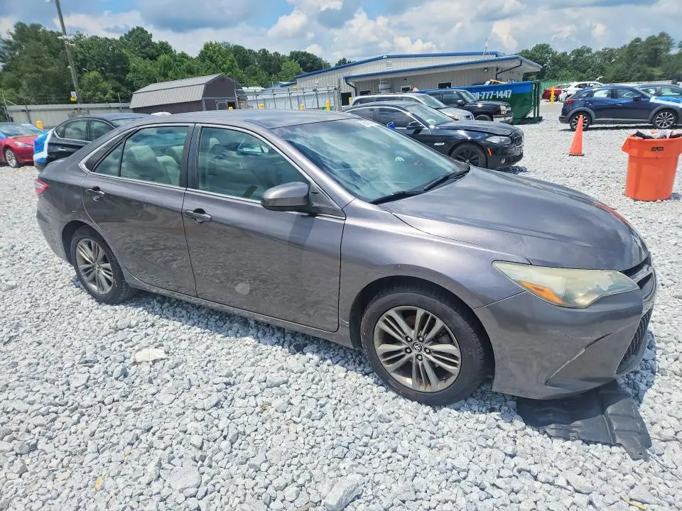2016 TOYOTA CAMRY SE  