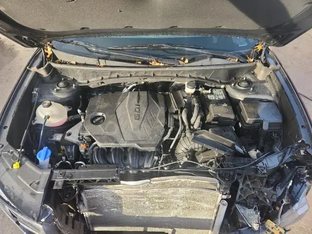 2022 HYUNDAI TUCSON SE  