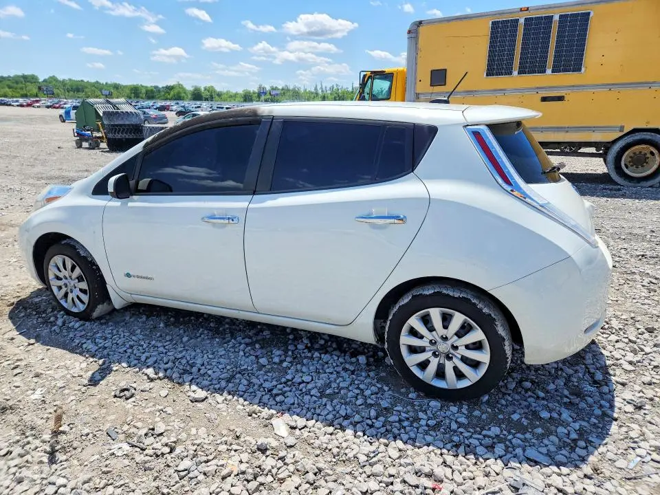 2015 NISSAN LEAF S  