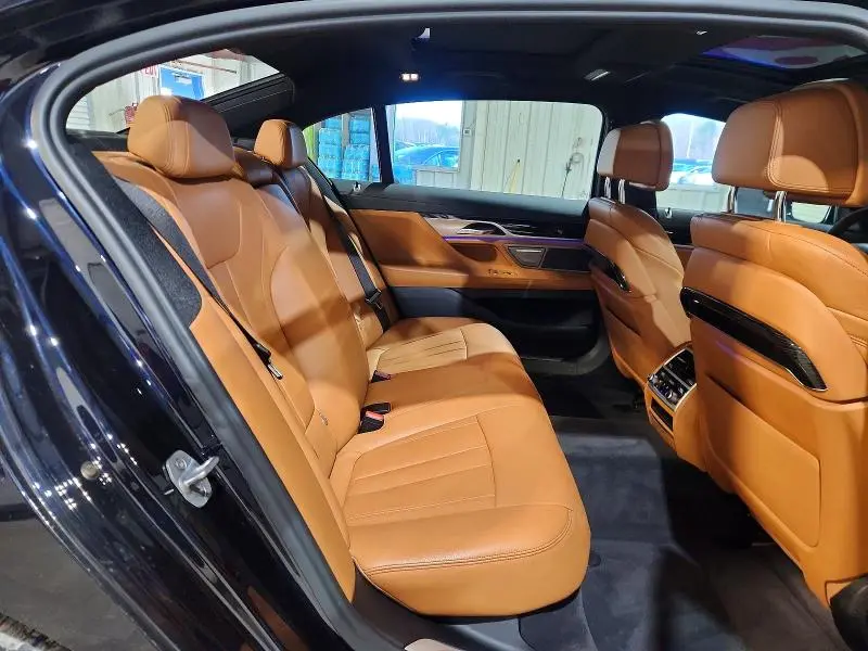 2018 BMW 750 XI  