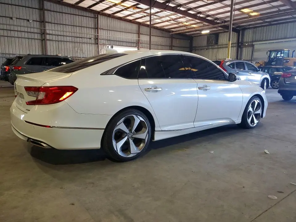 2018 HONDA ACCORD TOURING  