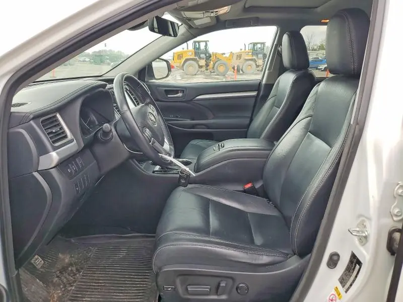 2017 TOYOTA HIGHLANDER XLE  