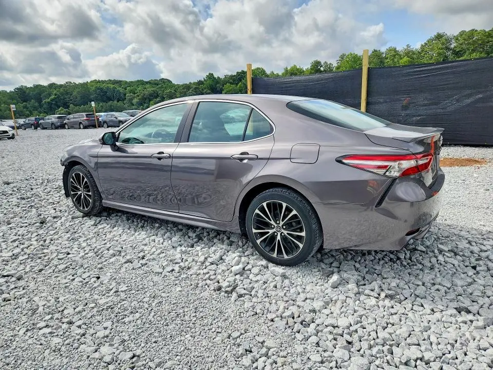 2018 TOYOTA CAMRY SE  