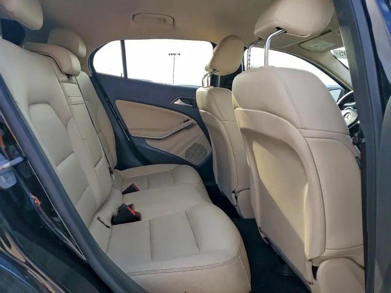 2015 MERCEDES-BENZ GLA 250  