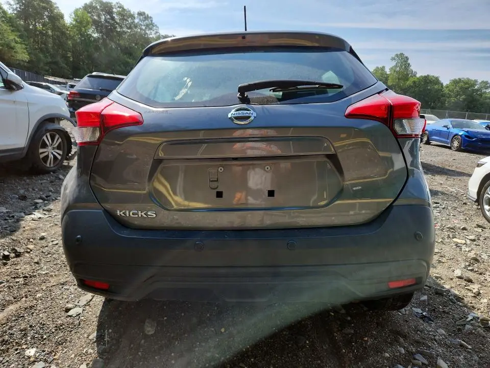 2020 NISSAN KICKS S  