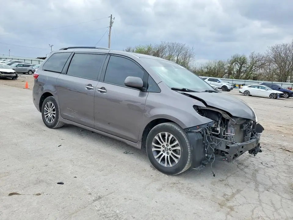 2019 TOYOTA SIENNA XLE PREMIUM 8-PASSENGER  