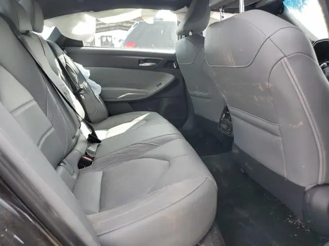 2019 TOYOTA AVALON XLE  