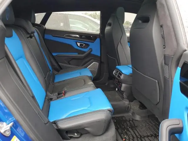 2022 LAMBORGHINI URUS   