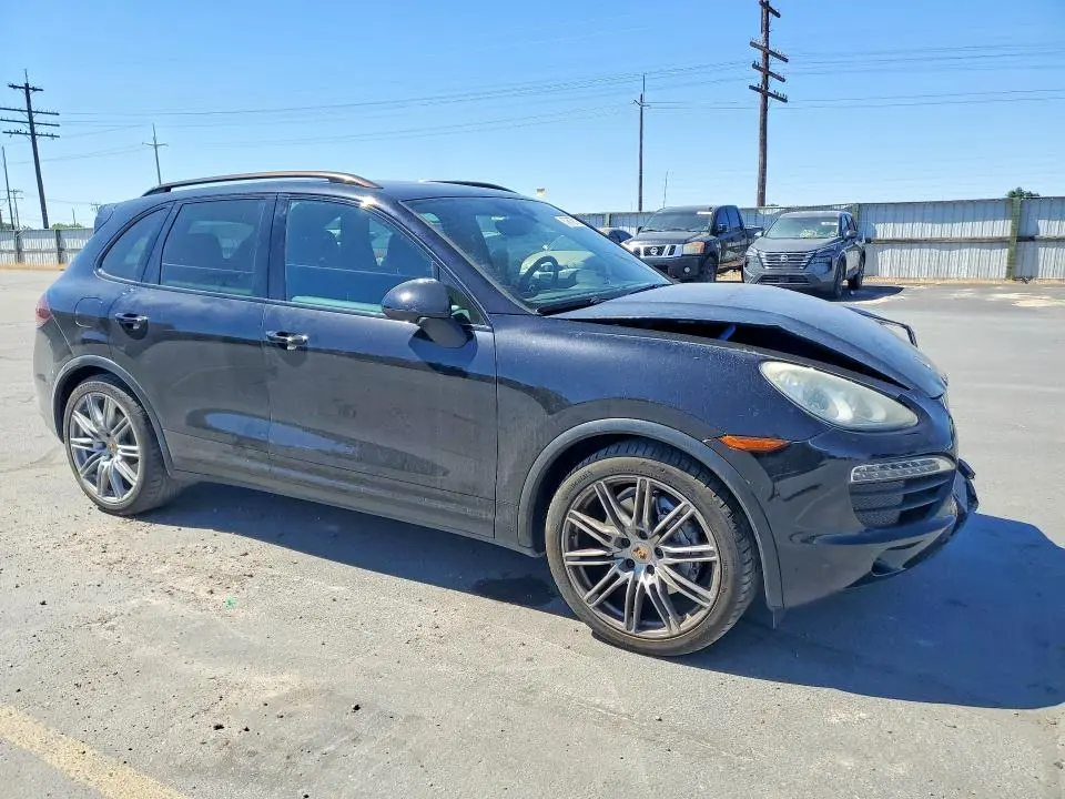 2014 PORSCHE CAYENNE S  