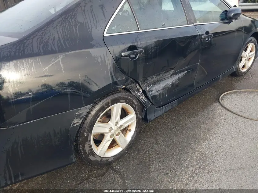 2014 TOYOTA CAMRY SE