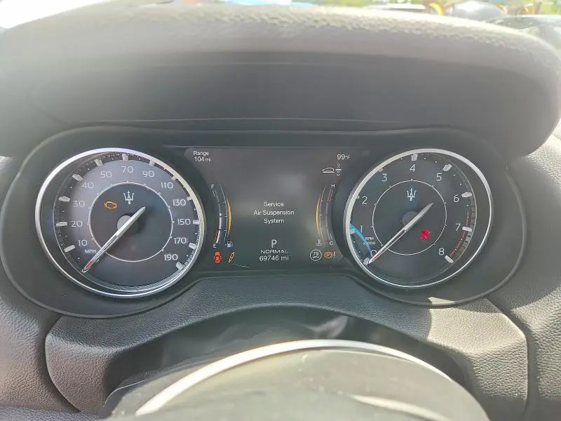 2022 MASERATI LEVANTE BASE  