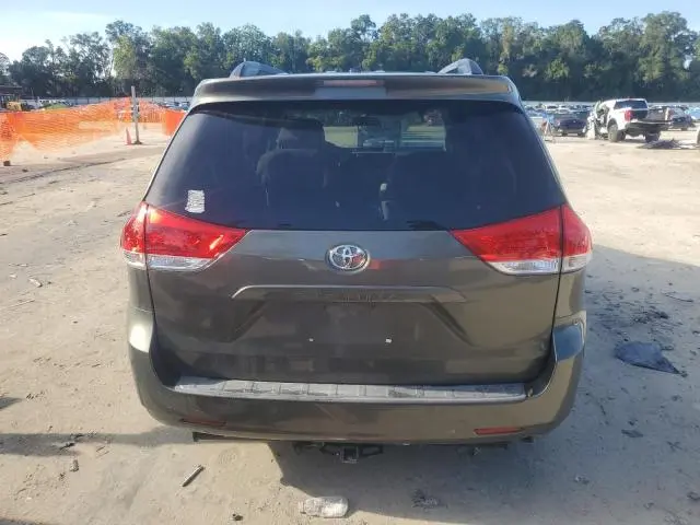 2012 TOYOTA SIENNA LE  