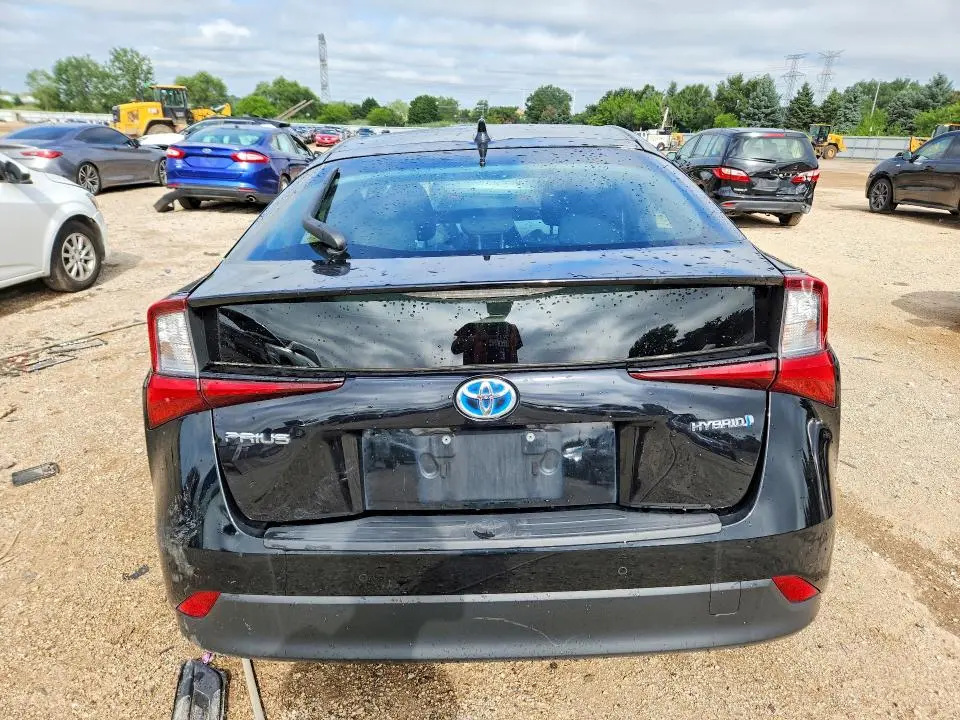 2021 TOYOTA PRIUS LE  