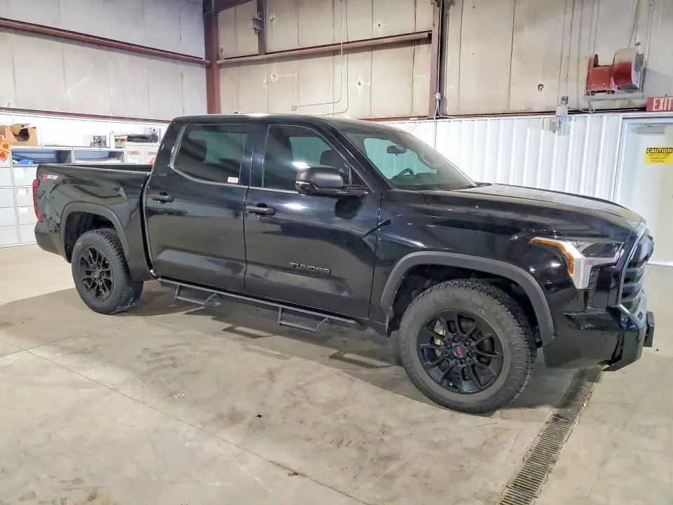 2023 TOYOTA TUNDRA SR5  