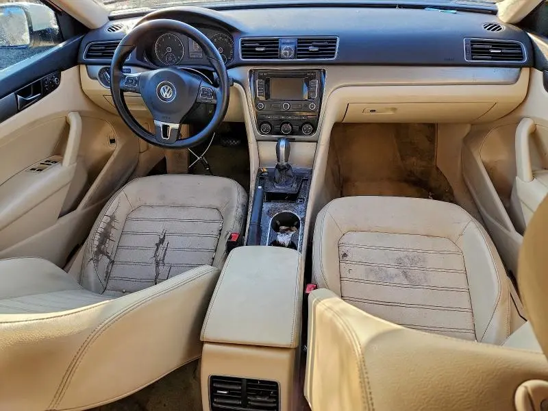 2015 VOLKSWAGEN PASSAT SE  