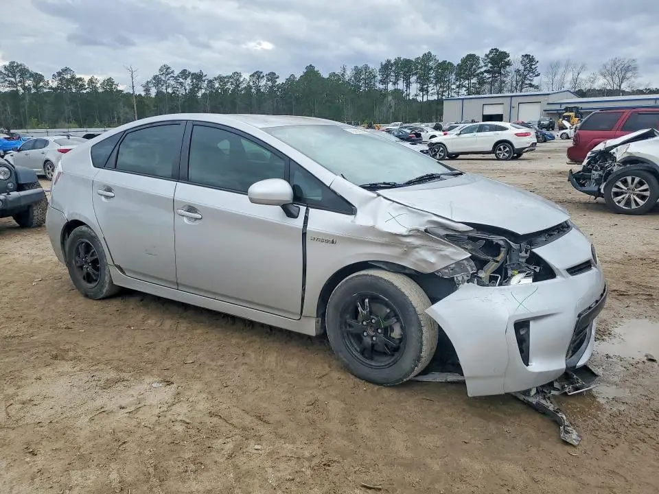 2014 TOYOTA PRIUS THREE  