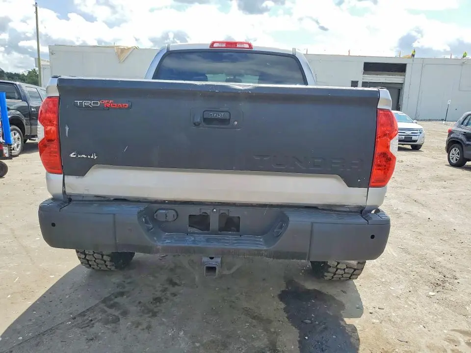2017 TOYOTA TUNDRA SR5  