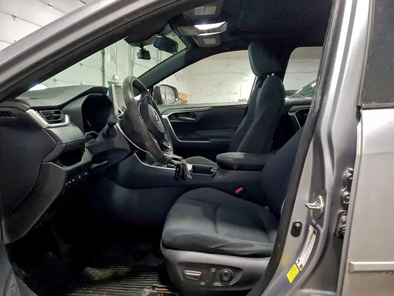 2023 TOYOTA RAV4 SE  